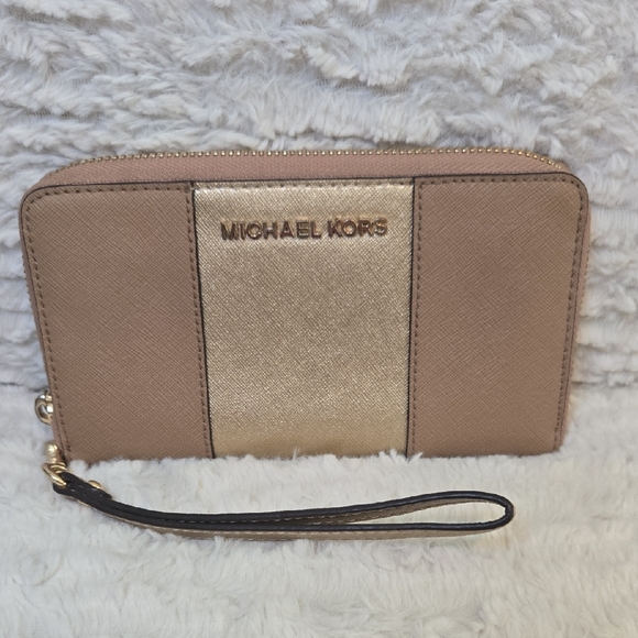 Michael Kors Tan and Gold Wristlet Clutch EUC - Picture 1 of 10